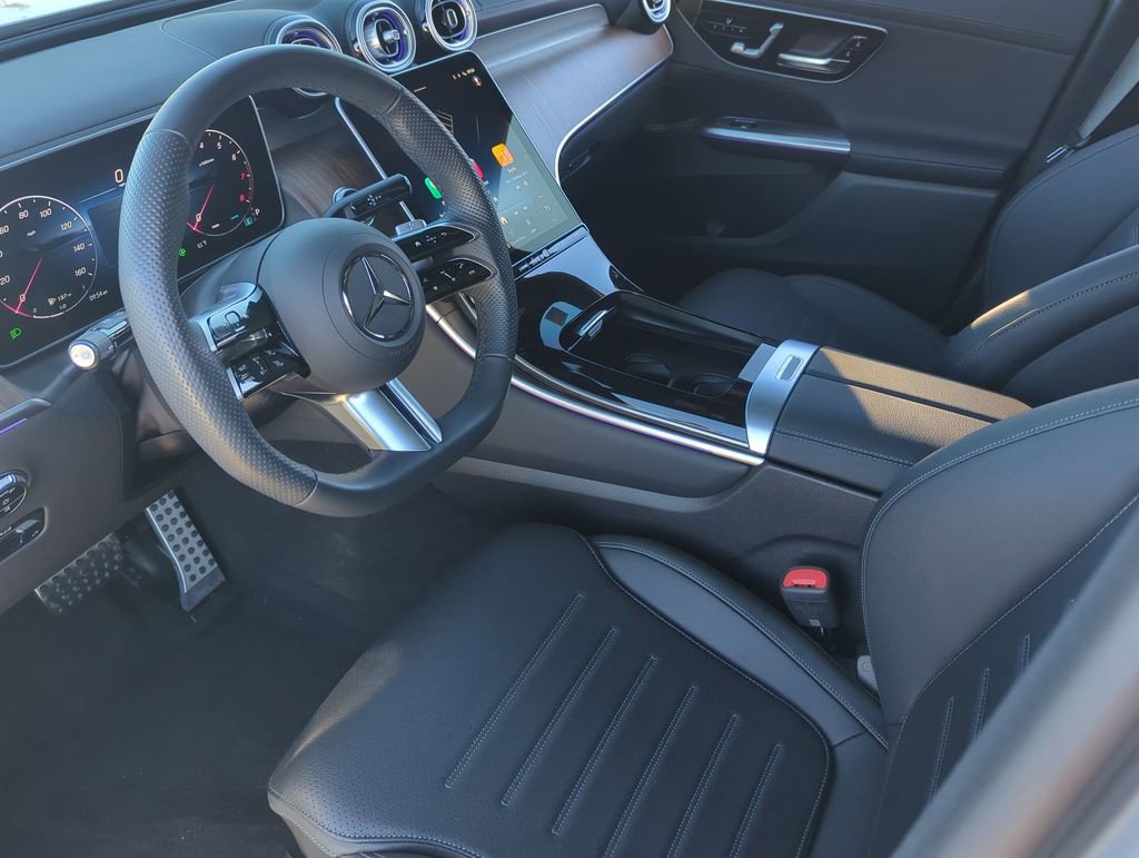 Used 2025 Mercedes-Benz GLC 300 4MATIC image 10