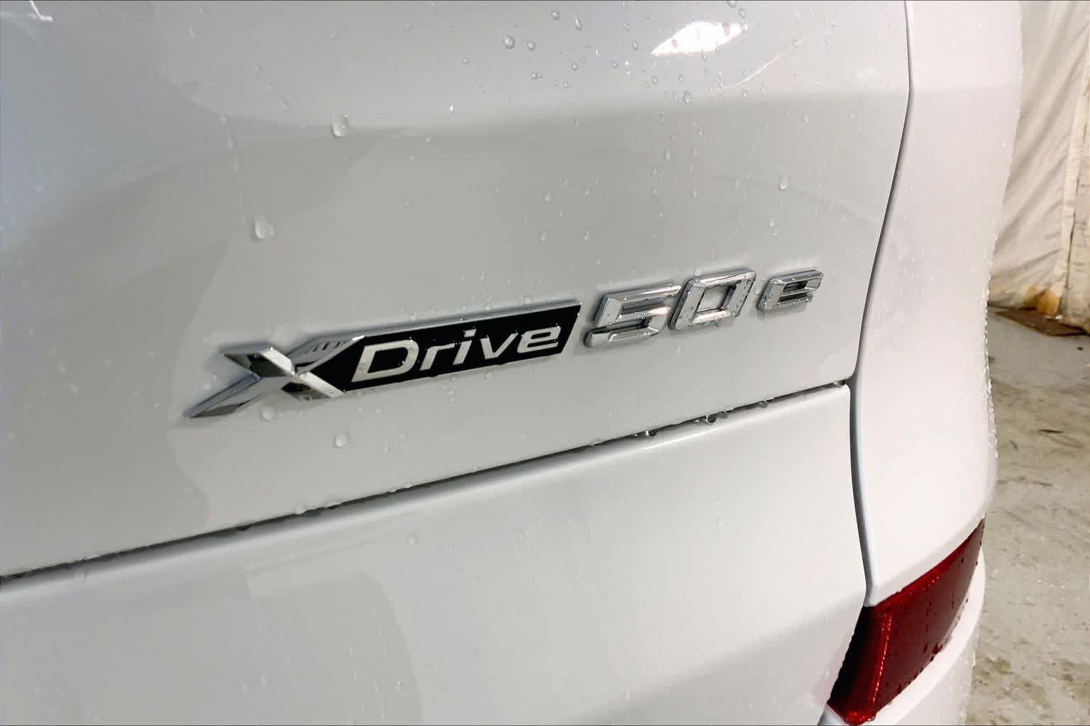 Used 2026 BMW X5 xDrive50e w/ M Sport Package AWD/4WD image 15