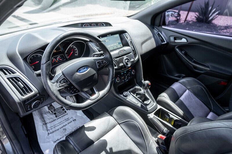 Used 2016 Ford Focus ST w/ Equipment Group 402A image 10