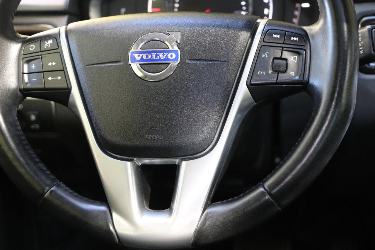 Used 2016 Volvo XC70 T5 Platinum w/ Climate Package image 14