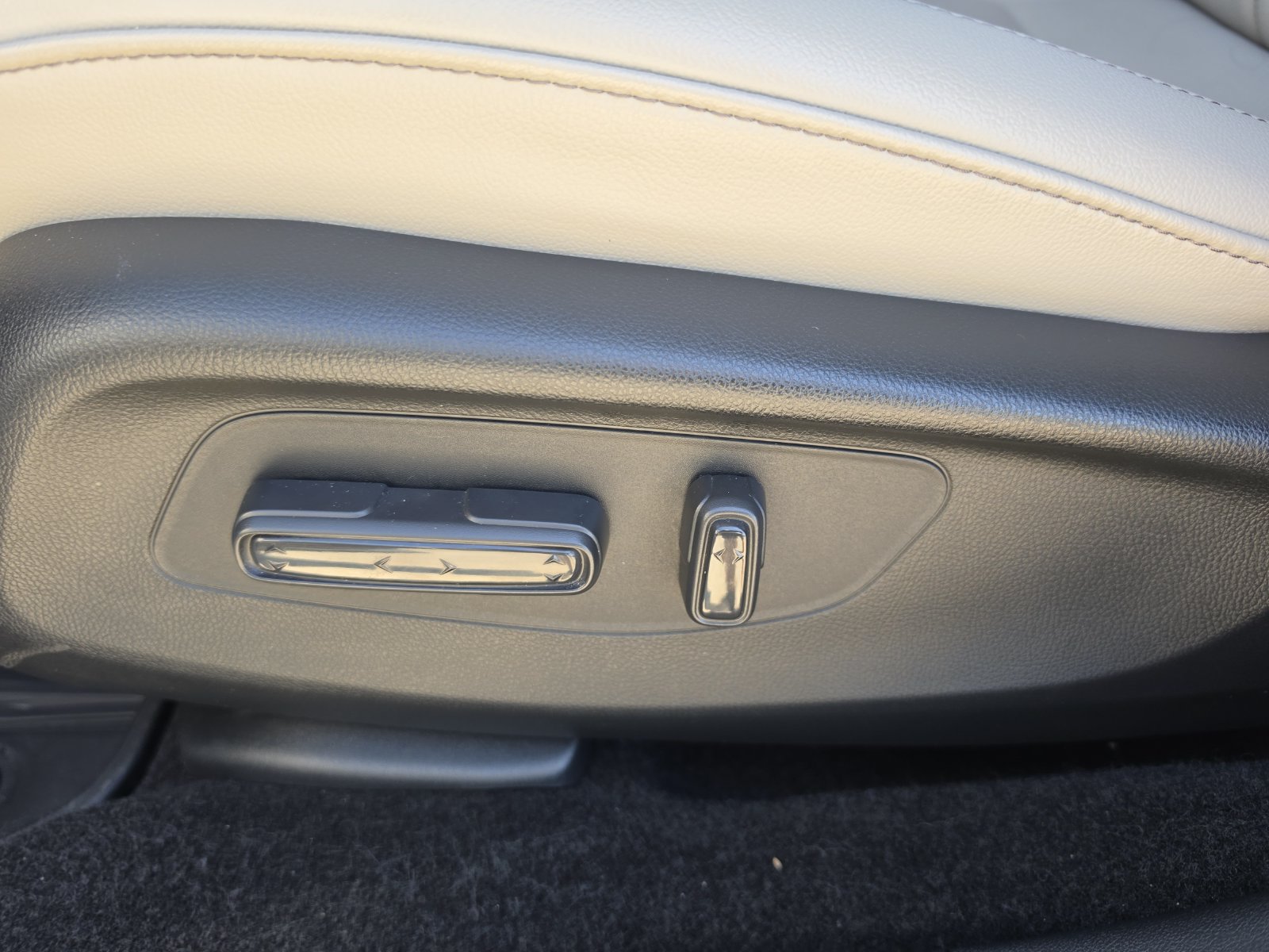 Used 2026 Honda HR-V EX-L image 11