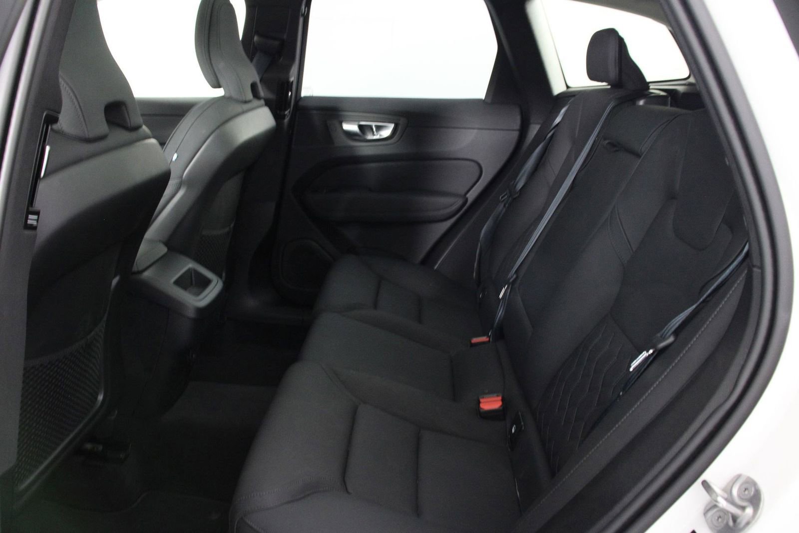 Certified 2026 Volvo XC60 B5 Plus AWD/4WD image 32
