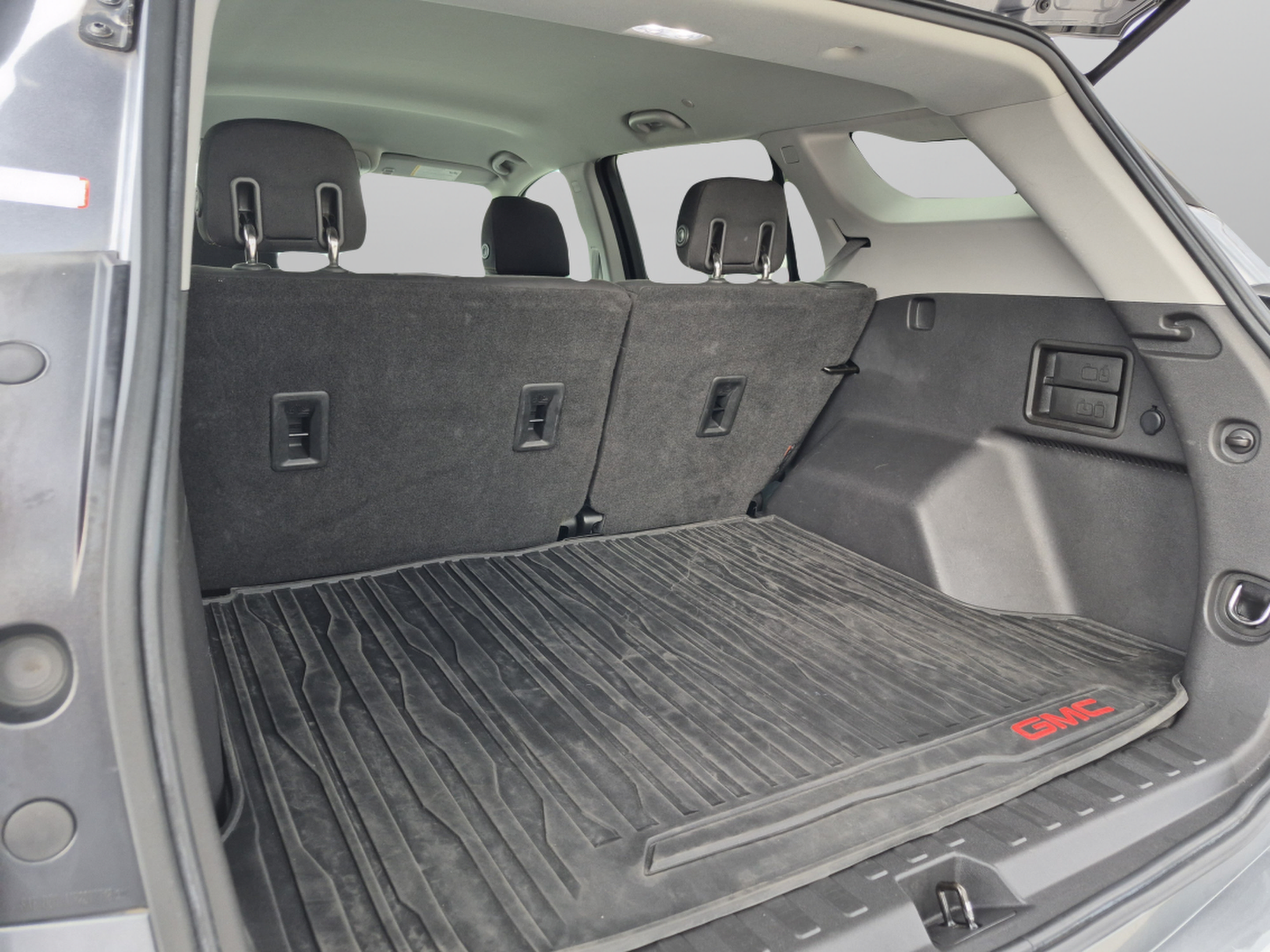 Used 2020 GMC Terrain SLE w/ Elevation Edition AWD/4WD image 11