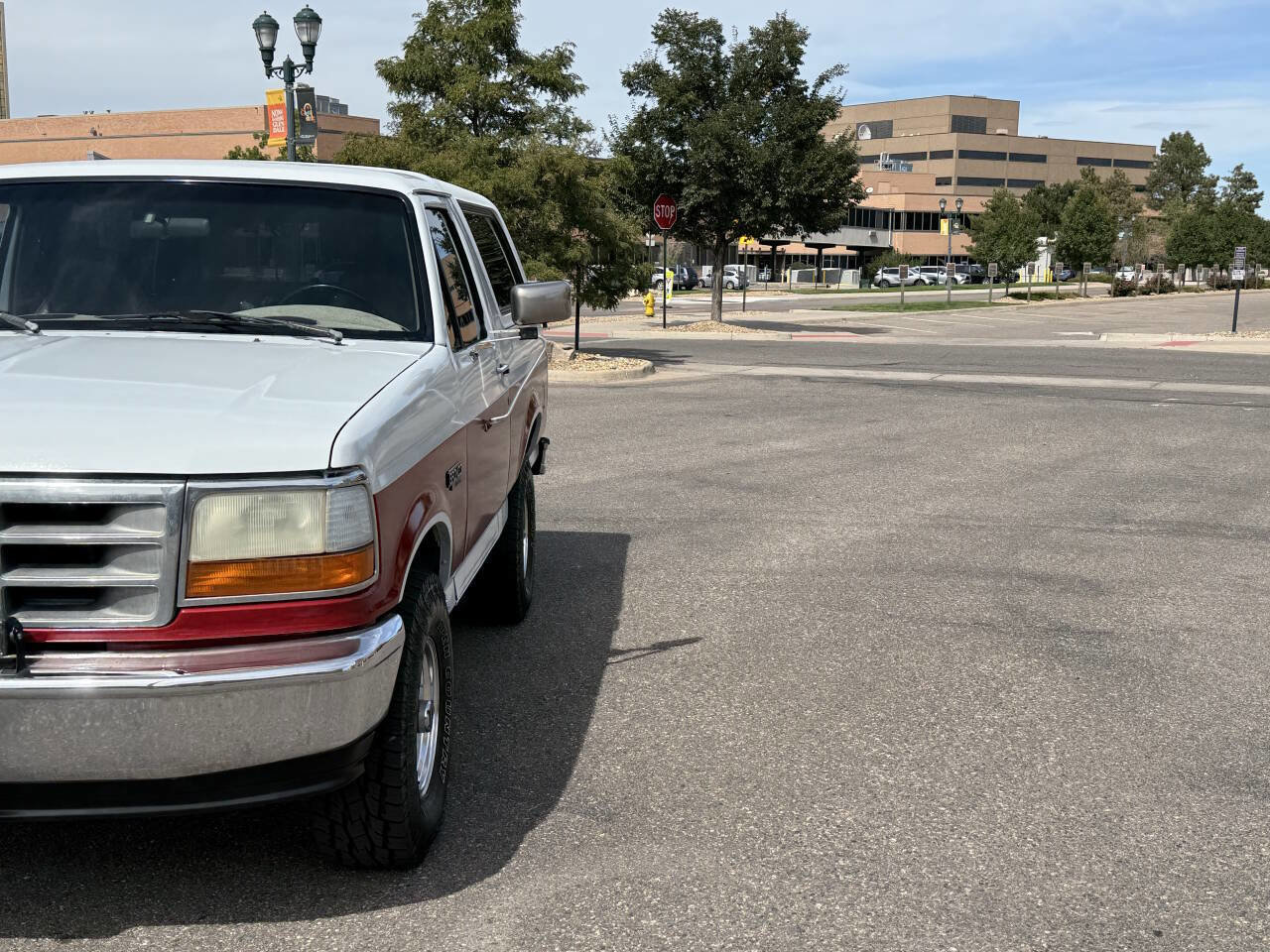 Used 1996 Ford Bronco XLT image 2