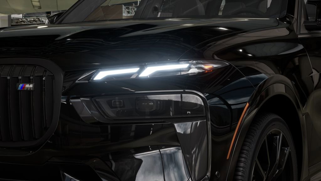 New 2026 BMW X7 M60i image 6