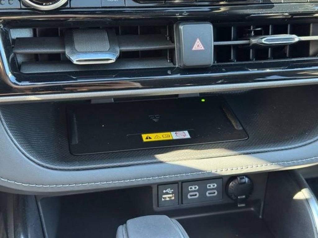 Used 2023 Toyota Highlander Limited AWD/4WD image 16
