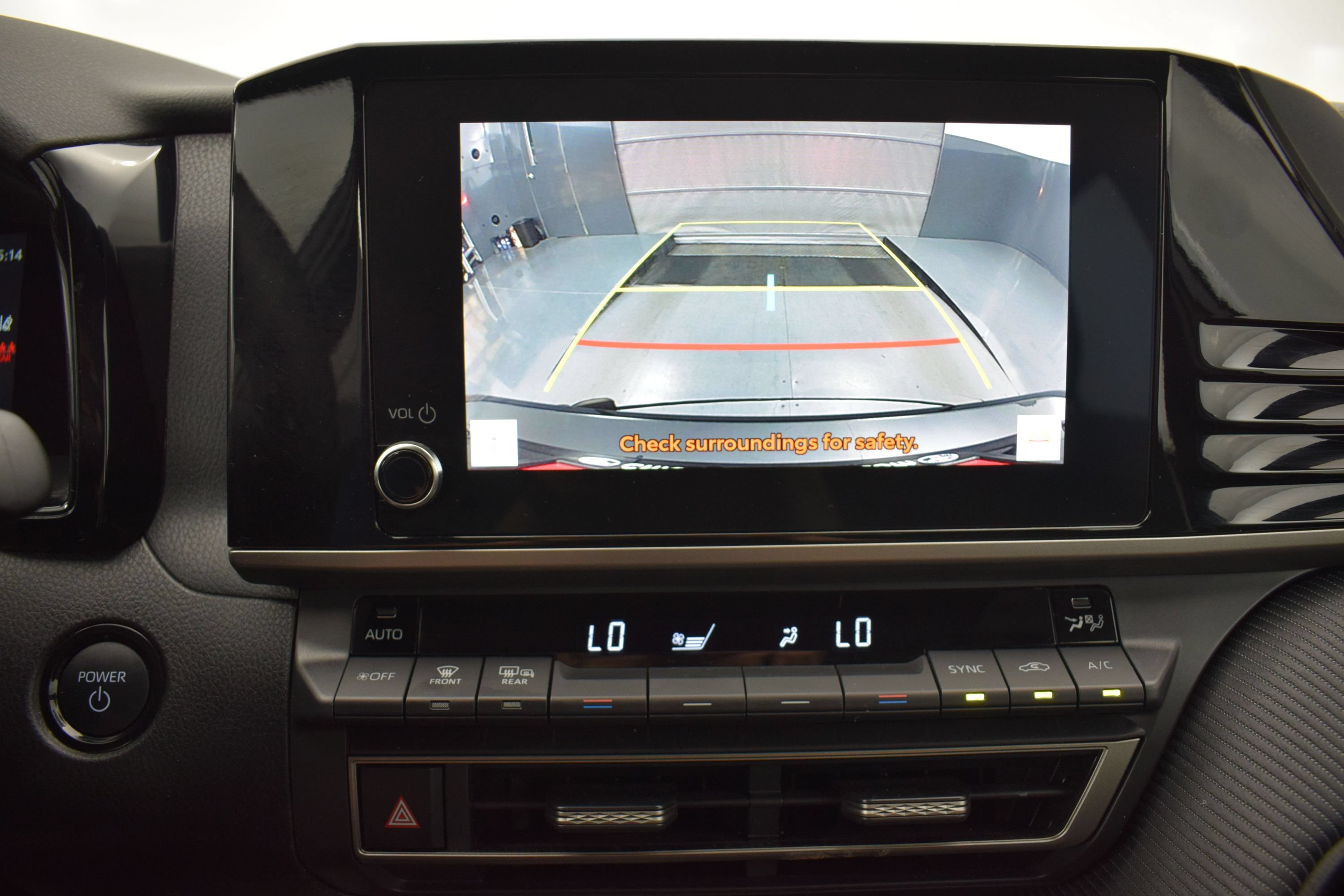 Used 2025 Toyota Camry SE AWD/4WD image 16