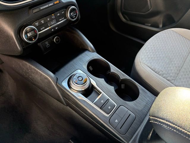 Used 2021 Ford Escape SE image 21