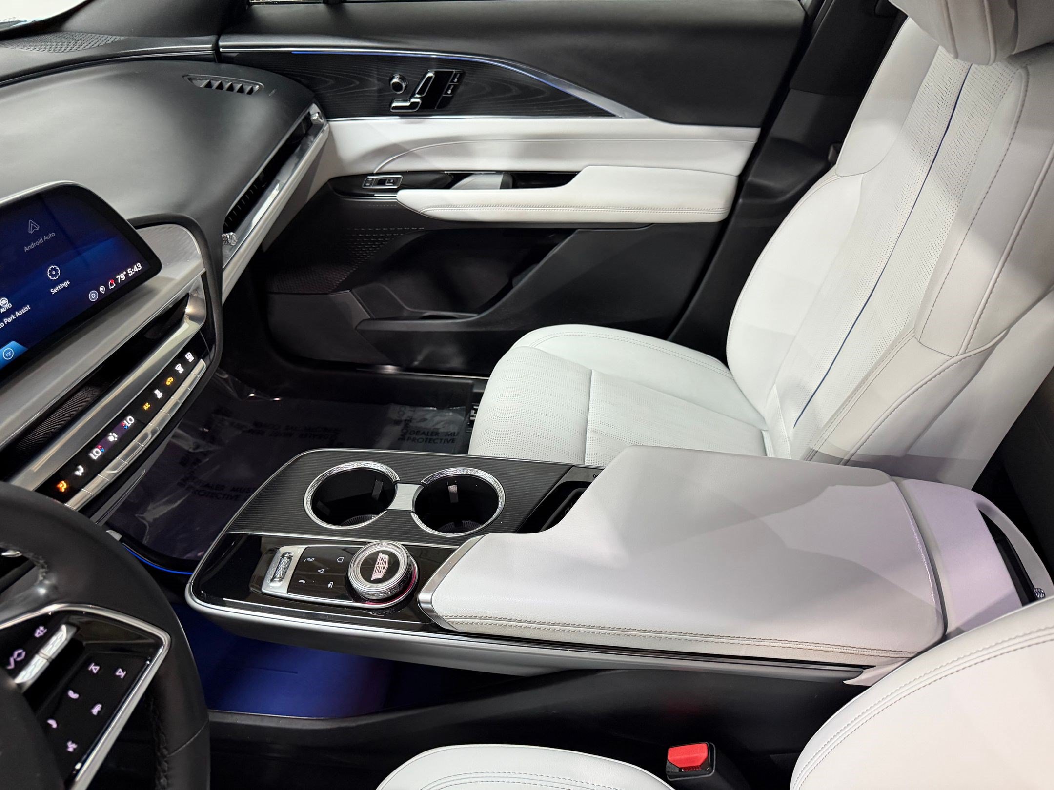 Certified 2024 Cadillac Lyriq Luxury RWD image 36