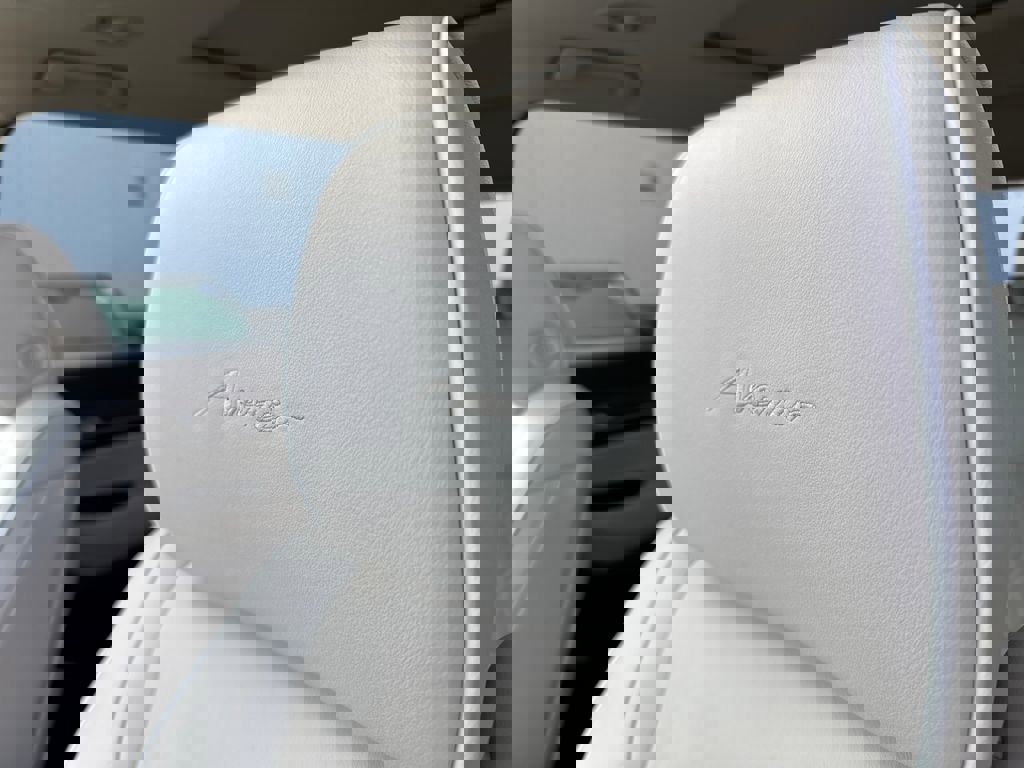 Used 2024 Buick Enclave Avenir image 14