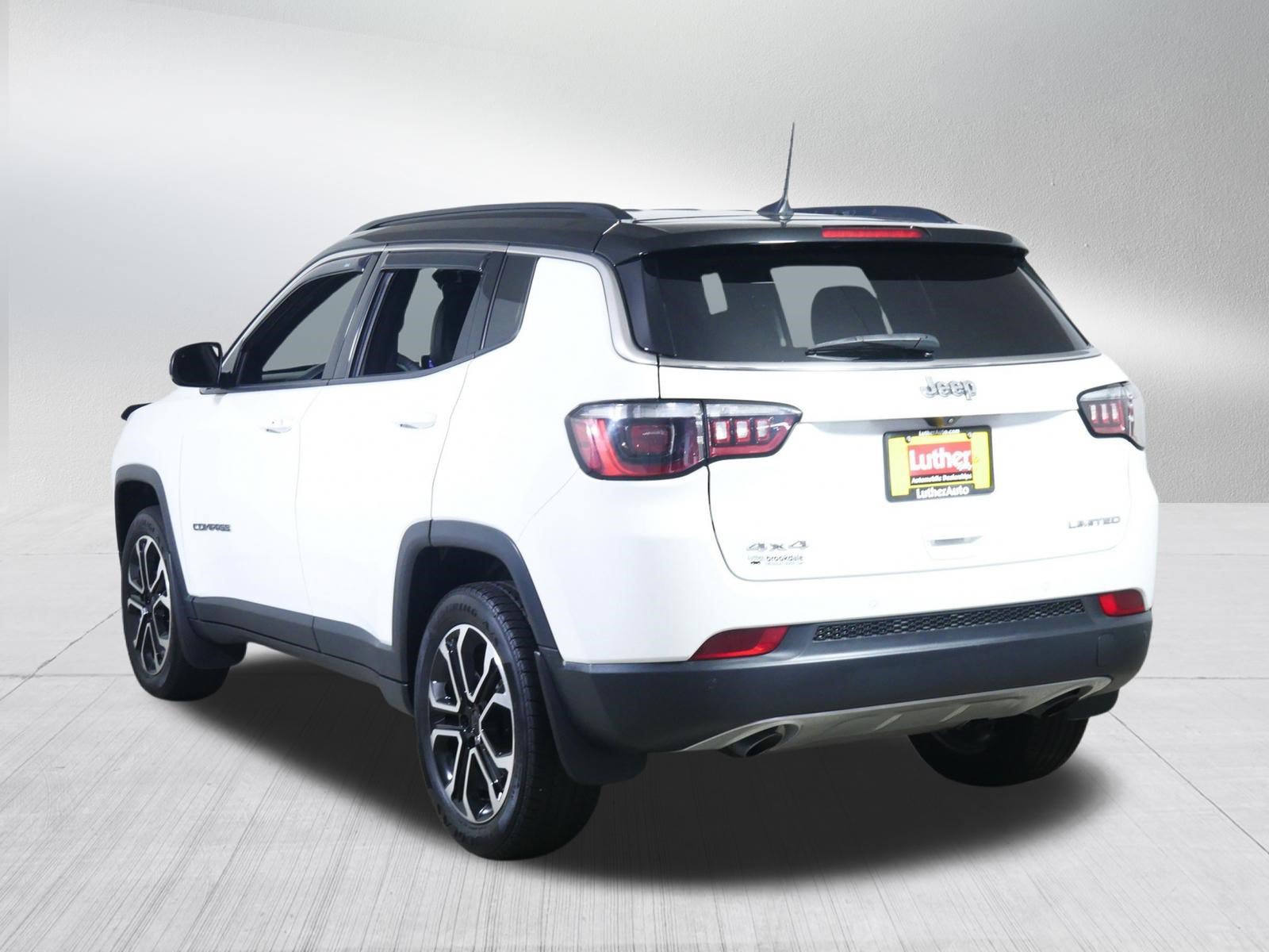 Used 2023 Jeep Compass Limited AWD/4WD image 5