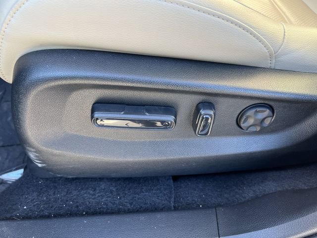 Used 2022 Honda CR-V Touring image 11