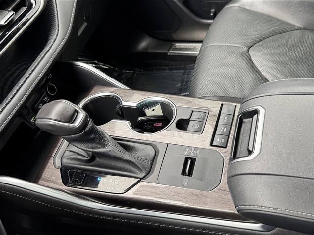 Certified 2020 Toyota Highlander Platinum AWD/4WD image 17