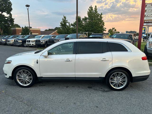 Used 2018 Lincoln MKT AWD w/ Technology Package image 11