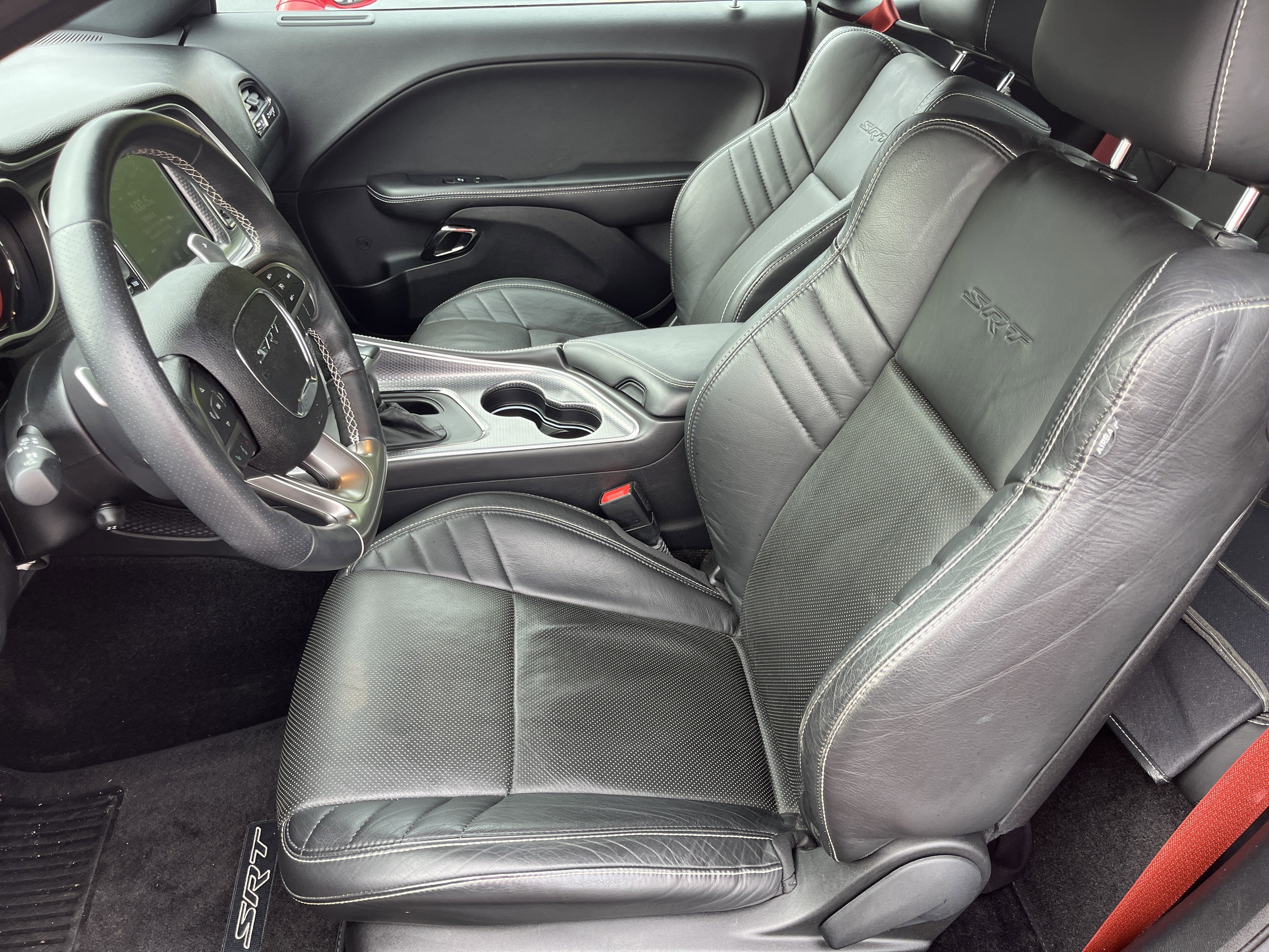 Used 2015 Dodge Challenger SRT Hellcat RWD image 11