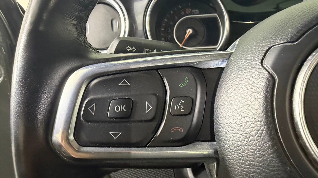 Used 2022 Jeep Wrangler Unlimited Sahara AWD/4WD image 15