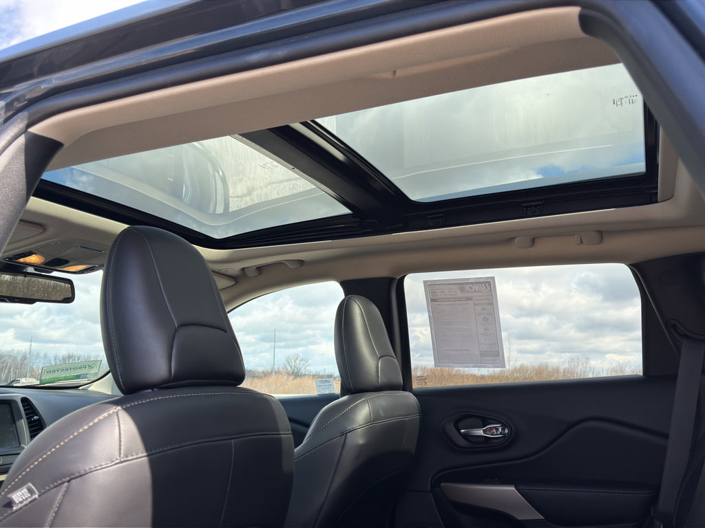 Used 2018 Jeep Cherokee Limited image 39