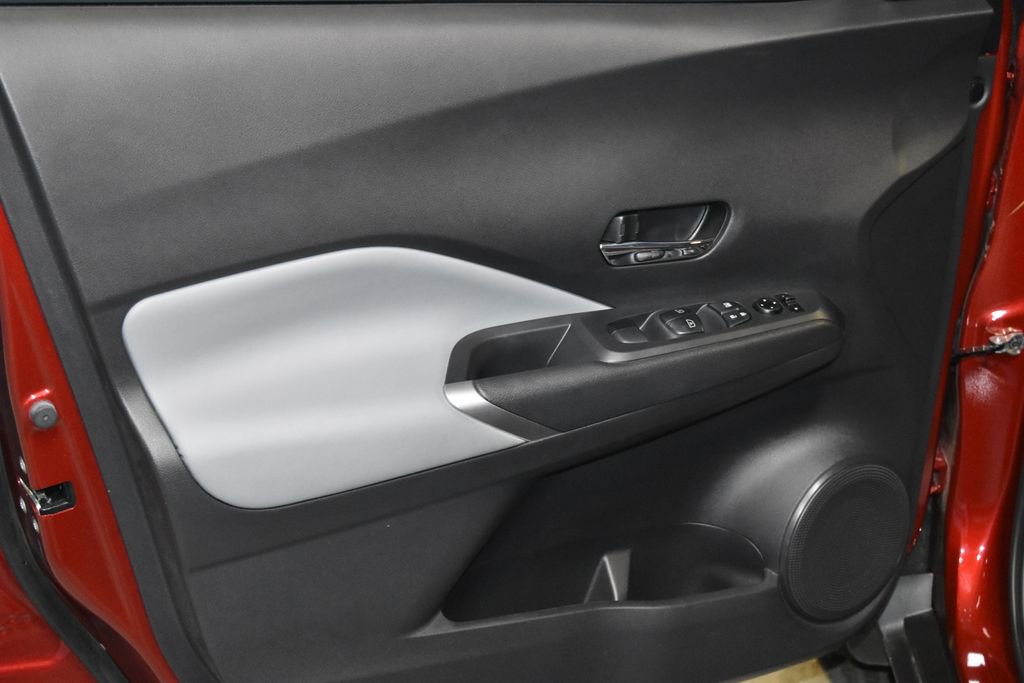 Used 2024 Nissan Kicks SR w/ SR Premium Package image 4
