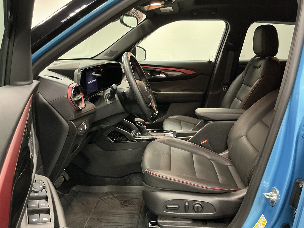 Used 2025 Chevrolet TrailBlazer RS w/ Convenience Package FWD image 8