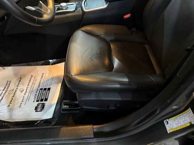 Used 2021 Chrysler 300 Touring L RWD image 25