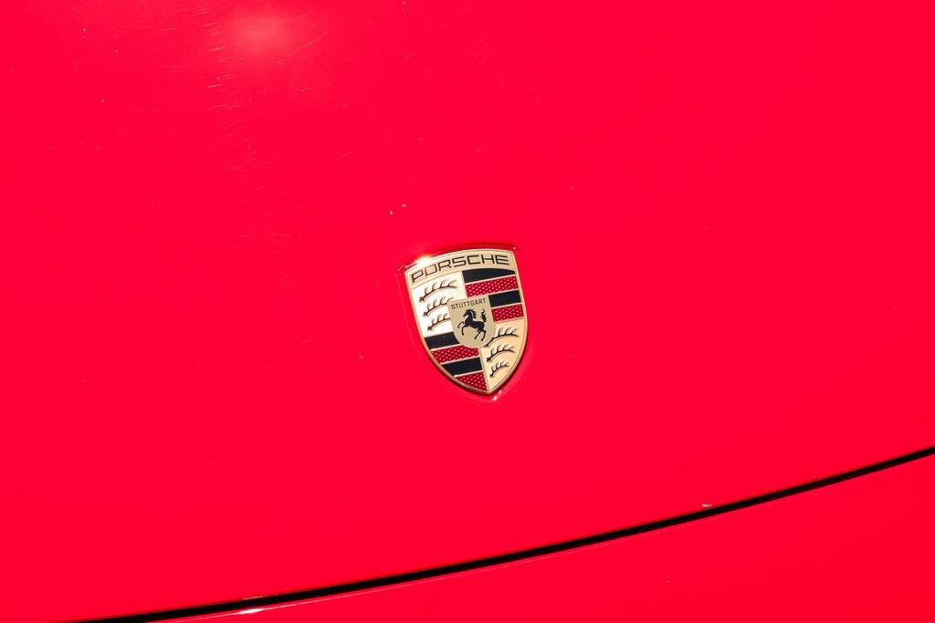 Used 2025 Porsche 911 Carrera RWD image 7