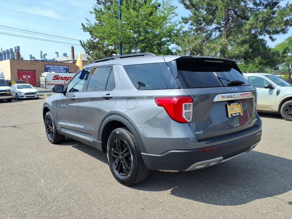 Certified 2024 Ford Explorer XLT w/ Equipment Group 202A AWD/4WD image 9