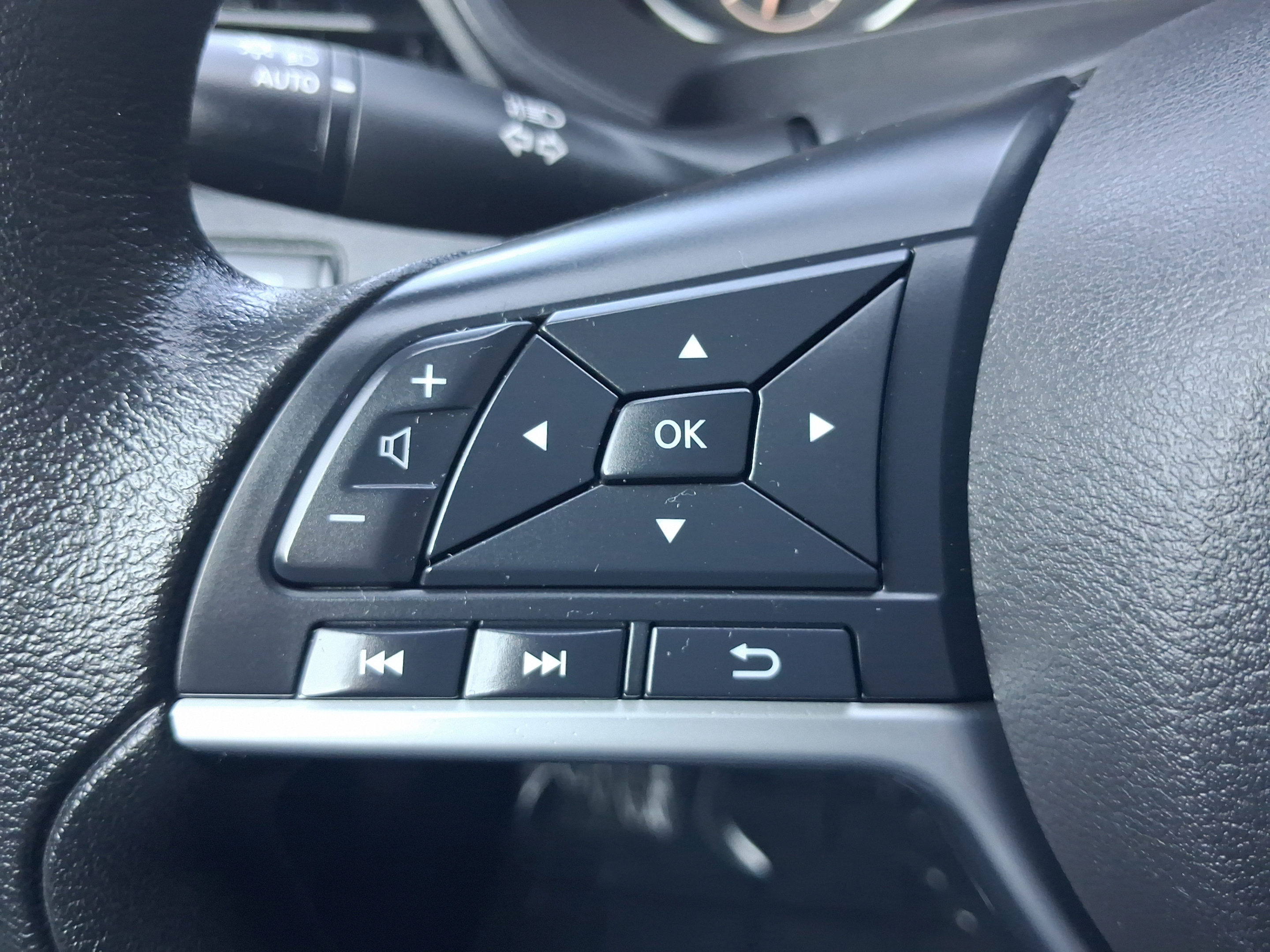 Used 2025 Nissan Altima 2.5 SV FWD image 20