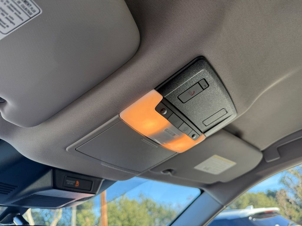 Used 2024 Nissan Rogue SV image 24