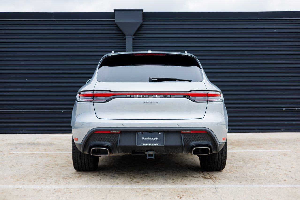Certified 2025 Porsche Macan image 6