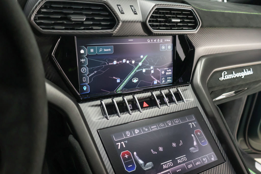 Used 2024 Lamborghini Urus Performante AWD/4WD image 30