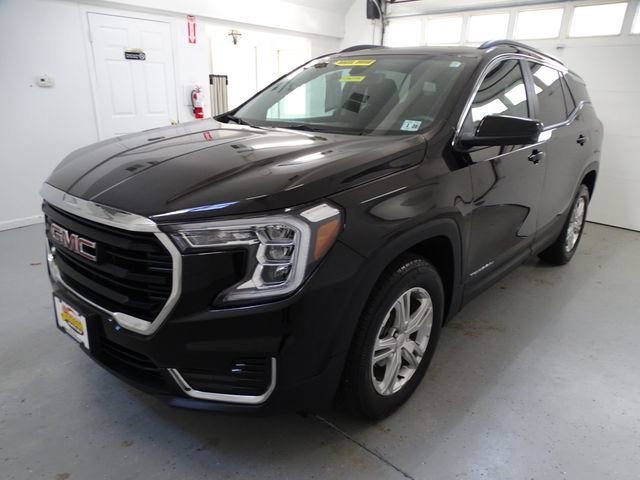 Used 2022 GMC Terrain SLE w/ Driver Convenience Package image 16