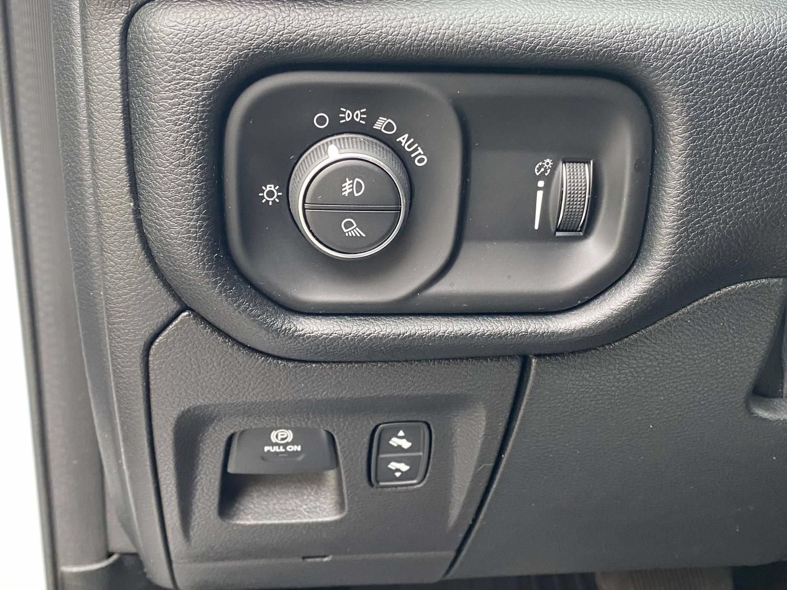 Used 2021 RAM 1500 Big Horn RWD image 19