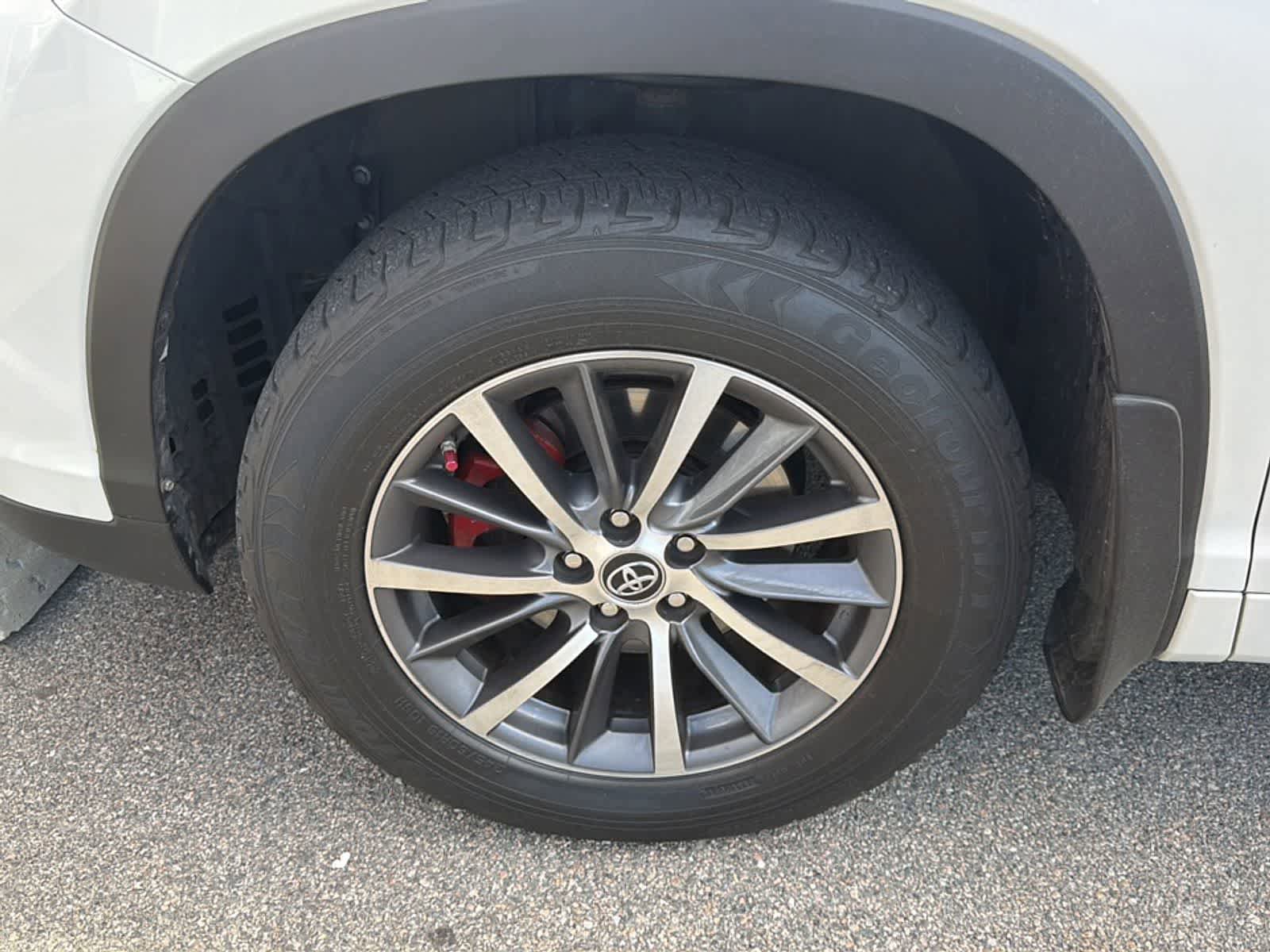 Used 2018 Toyota Highlander XLE AWD/4WD image 21