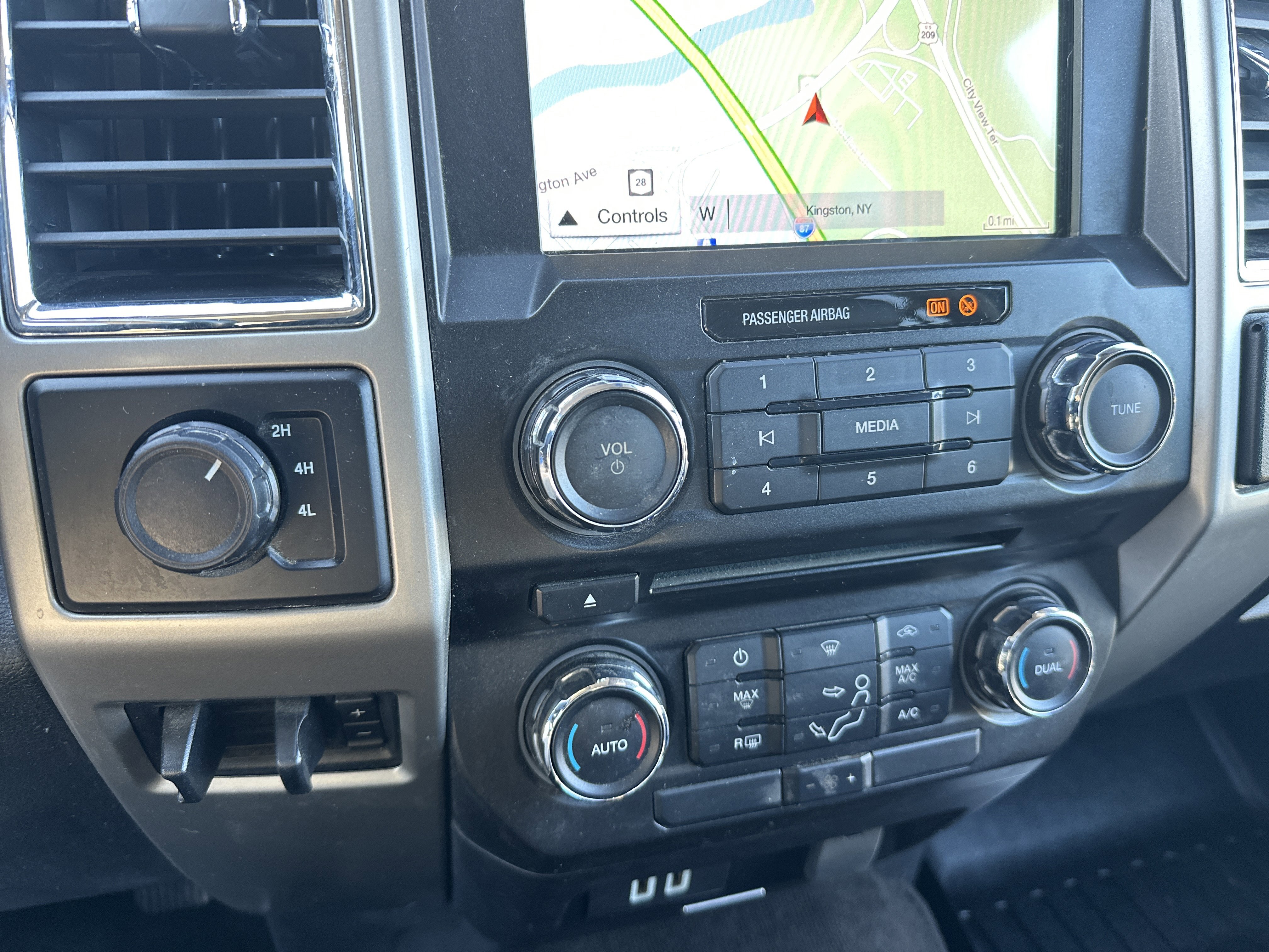 Used 2018 Ford F250 Lariat image 22