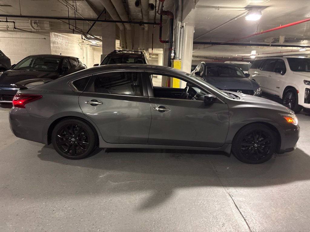 Used 2018 Nissan Altima 2.5 SR w/ SR Midnight Edition FWD image 2