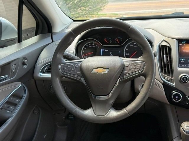 Used 2018 Chevrolet Cruze Premier image 12