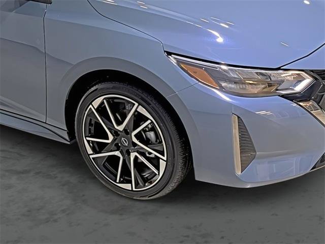 Used 2025 Nissan Sentra SR FWD image 14