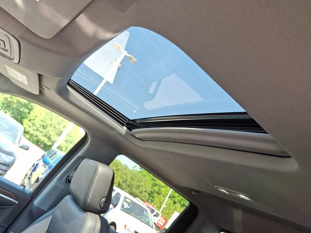 Used 2022 Chevrolet Silverado 1500 LT Trail Boss w/ LT Trail Boss Premium Package AWD/4WD image 10