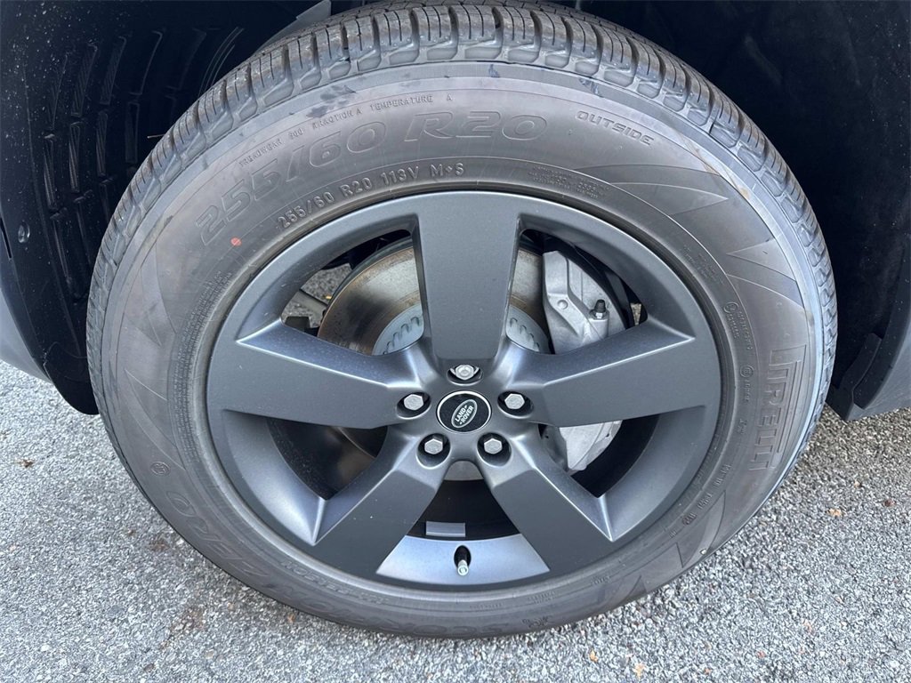 New 2025 Land Rover Defender 130 S image 10