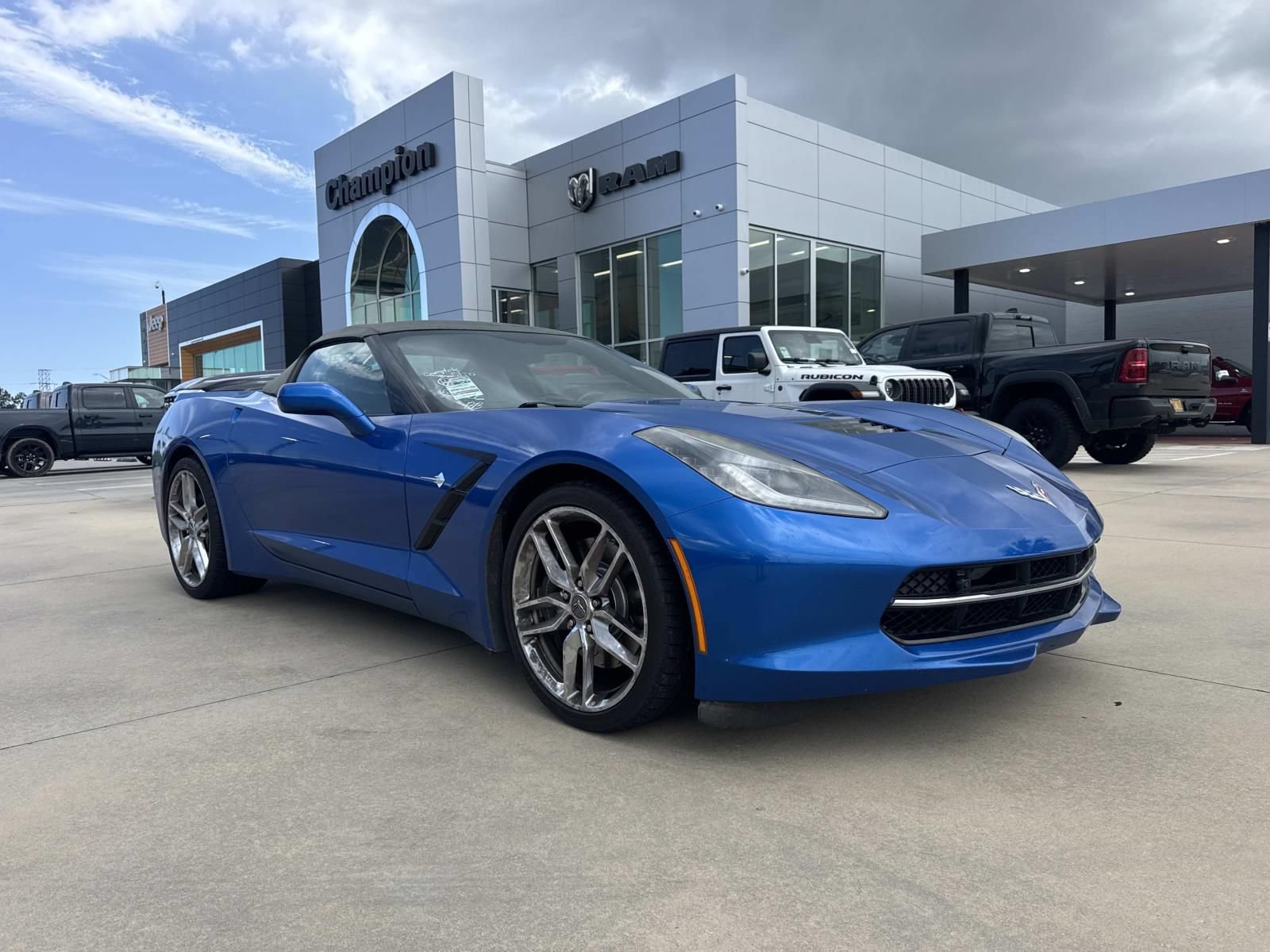 Used 2016 Chevrolet Corvette Stingray Convertible w/ 2LT Preferred Equipment Group RWD image 1