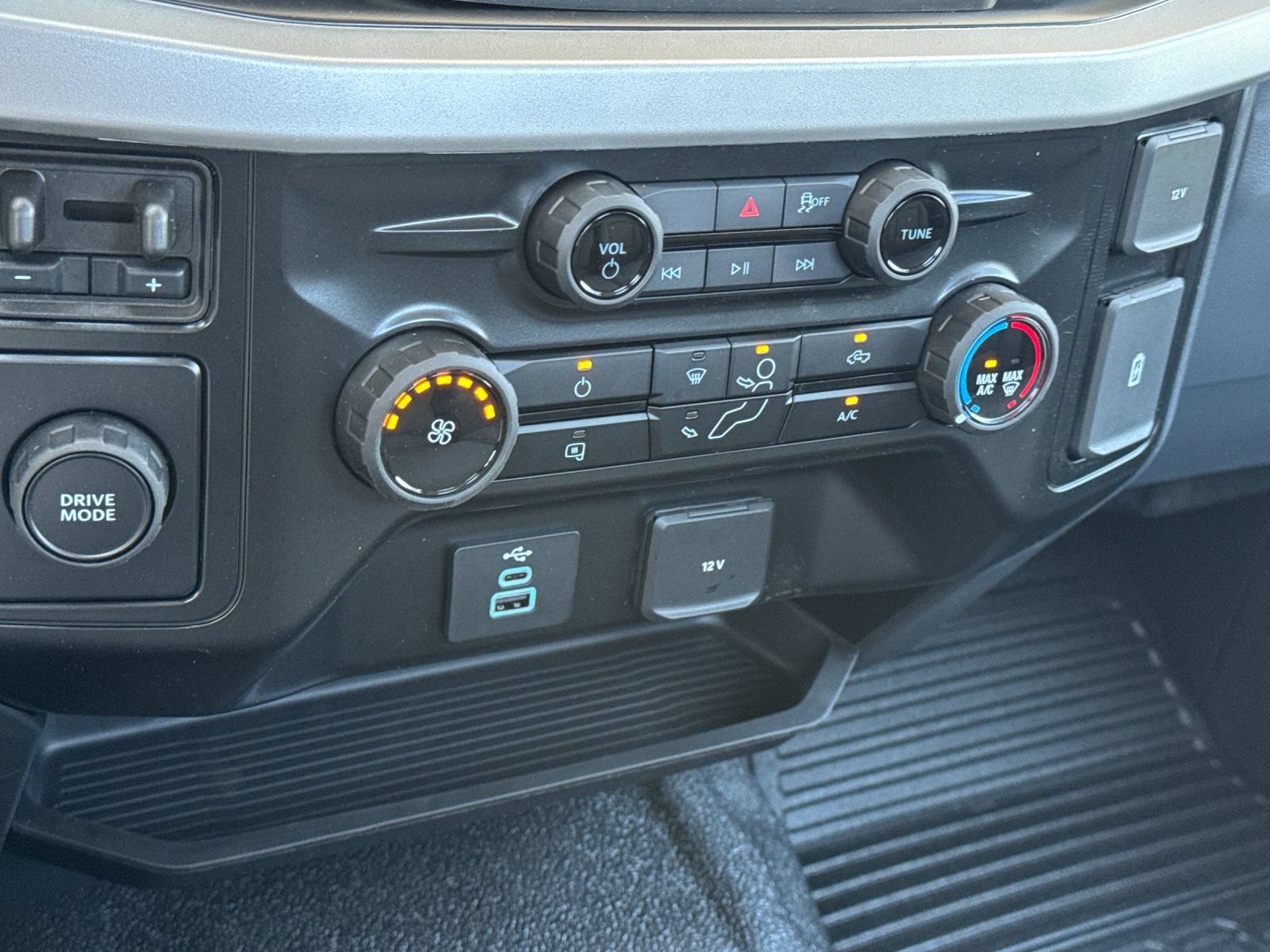 New 2026 Ford F550 2WD Regular Cab Super Duty image 19