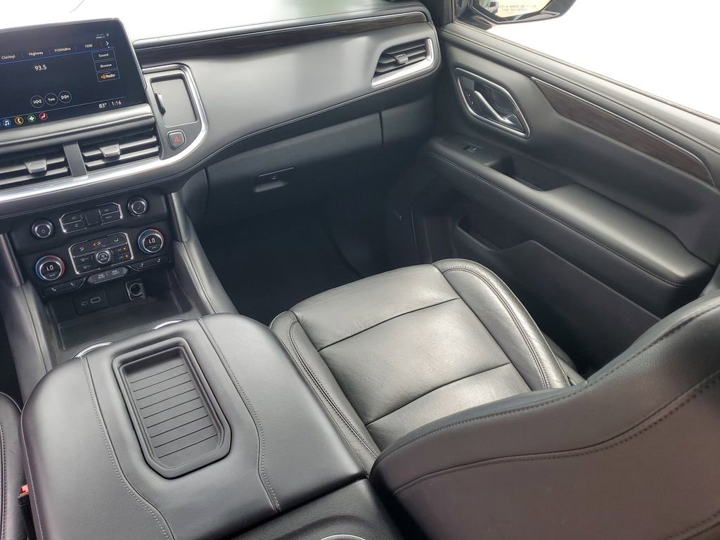 Used 2021 Chevrolet Suburban LT image 20