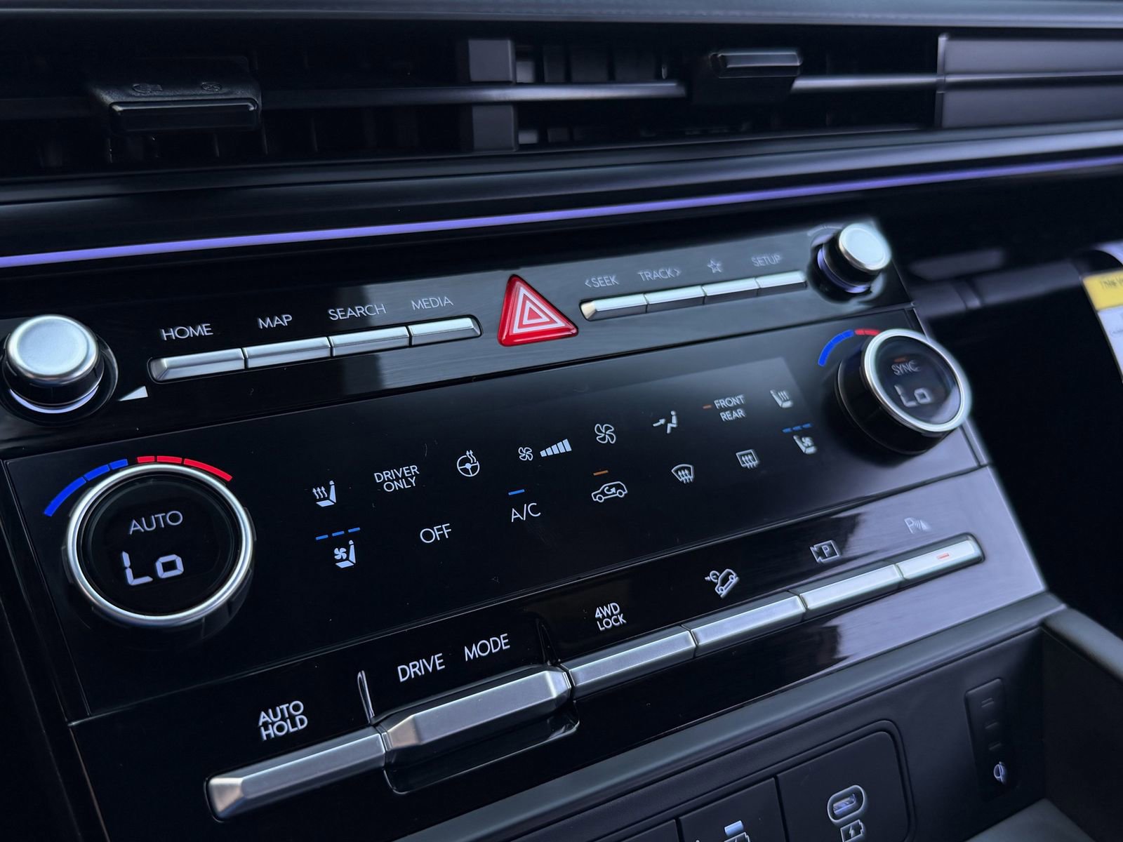 New 2026 Hyundai Santa Fe Calligraphy AWD/4WD image 23