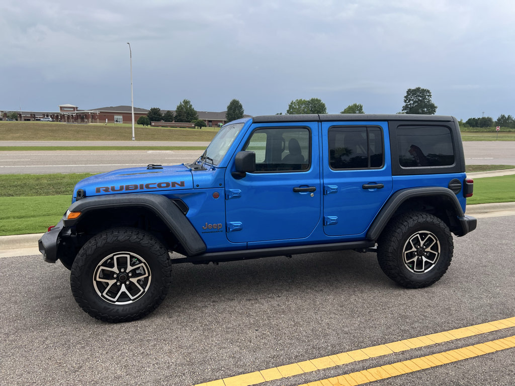 Certified 2025 Jeep Wrangler Unlimited Rubicon w/ Convenience Group AWD/4WD image 9