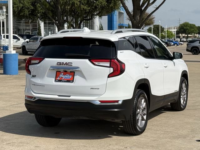 Used 2024 GMC Terrain SLT image 4