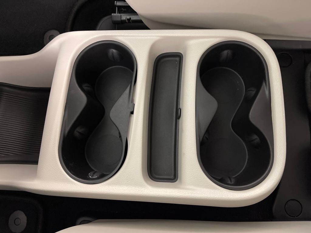 Used 2017 Chrysler Pacifica LX FWD image 25