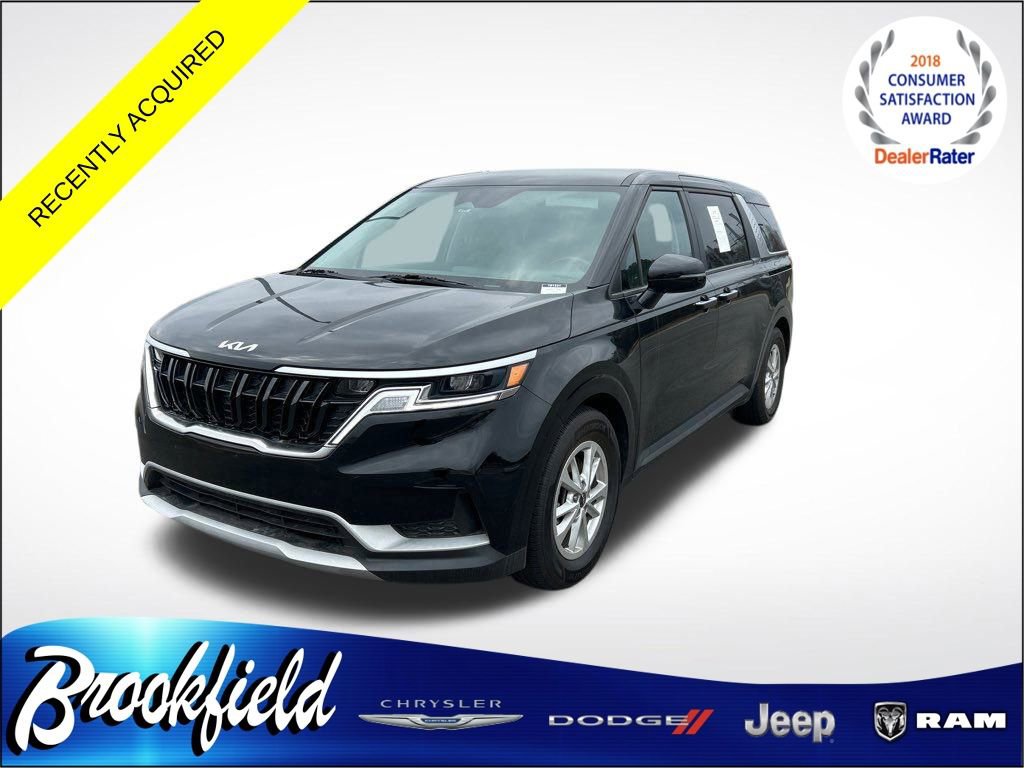 Used 2023 Kia Carnival LX image 1