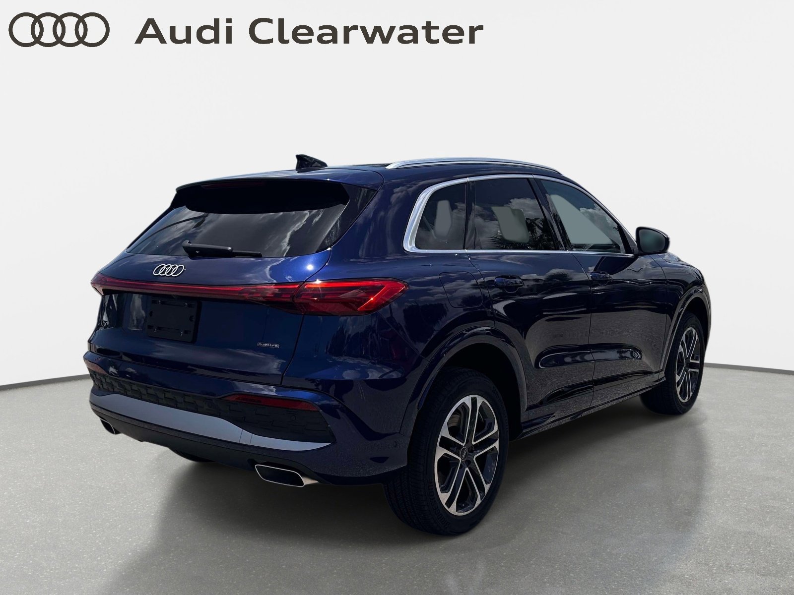 Used 2025 Audi Q5 Premium w/ Convenience Package AWD/4WD image 3