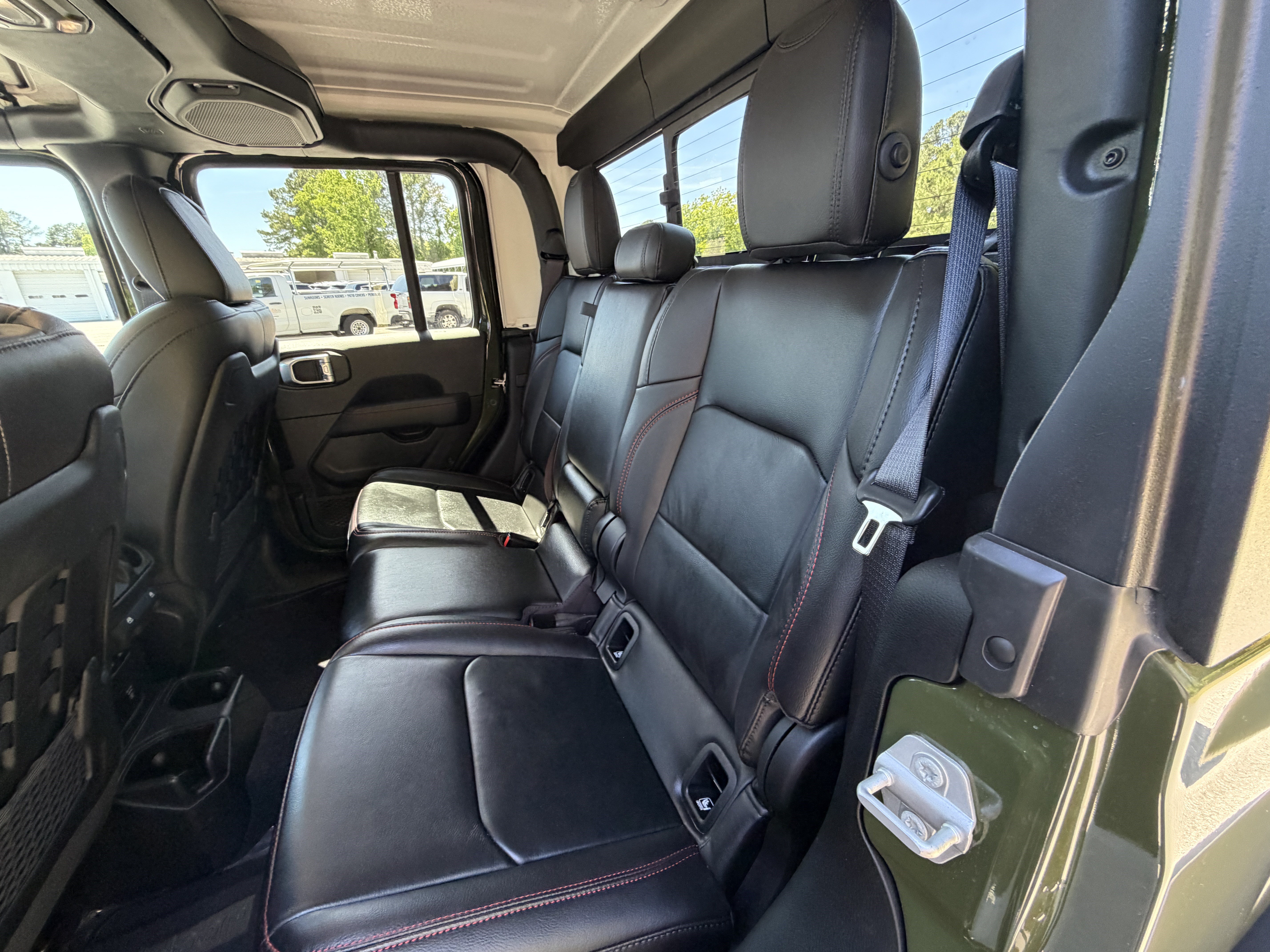 Used 2023 Jeep Gladiator Rubicon w/ Cold Weather Group AWD/4WD image 14