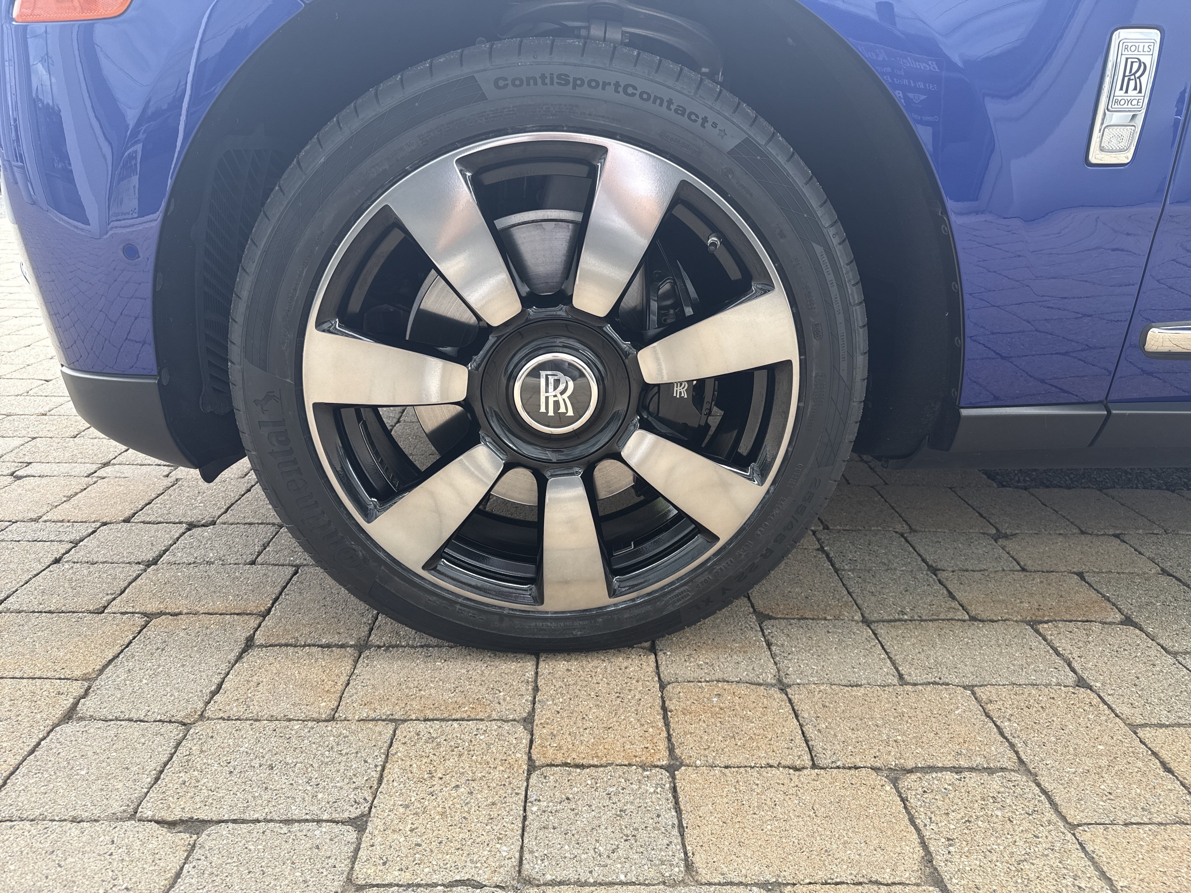 Certified 2021 Rolls-Royce Cullinan AWD/4WD image 6